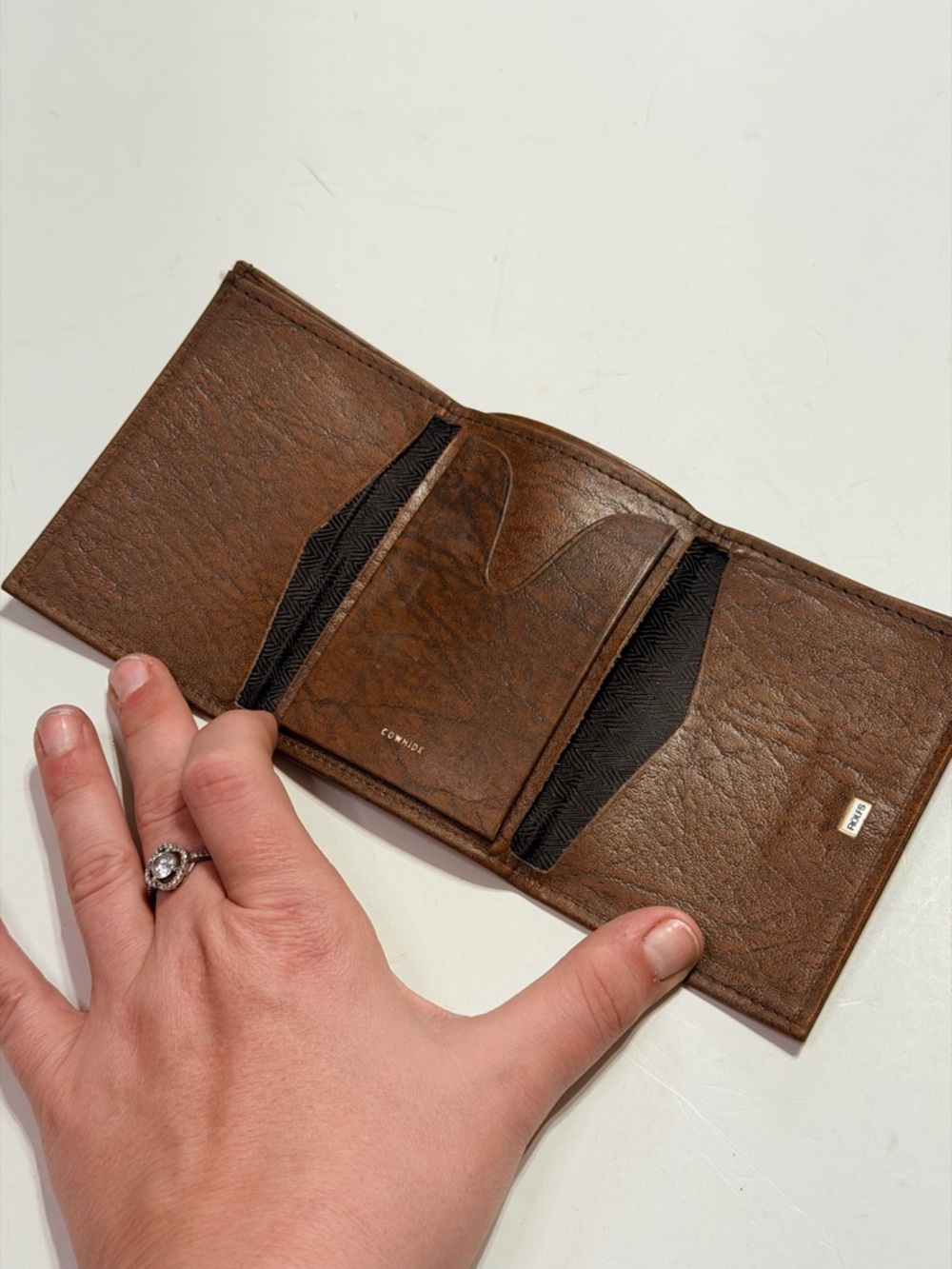 Rolfs brown textured leather bifold wallet‎